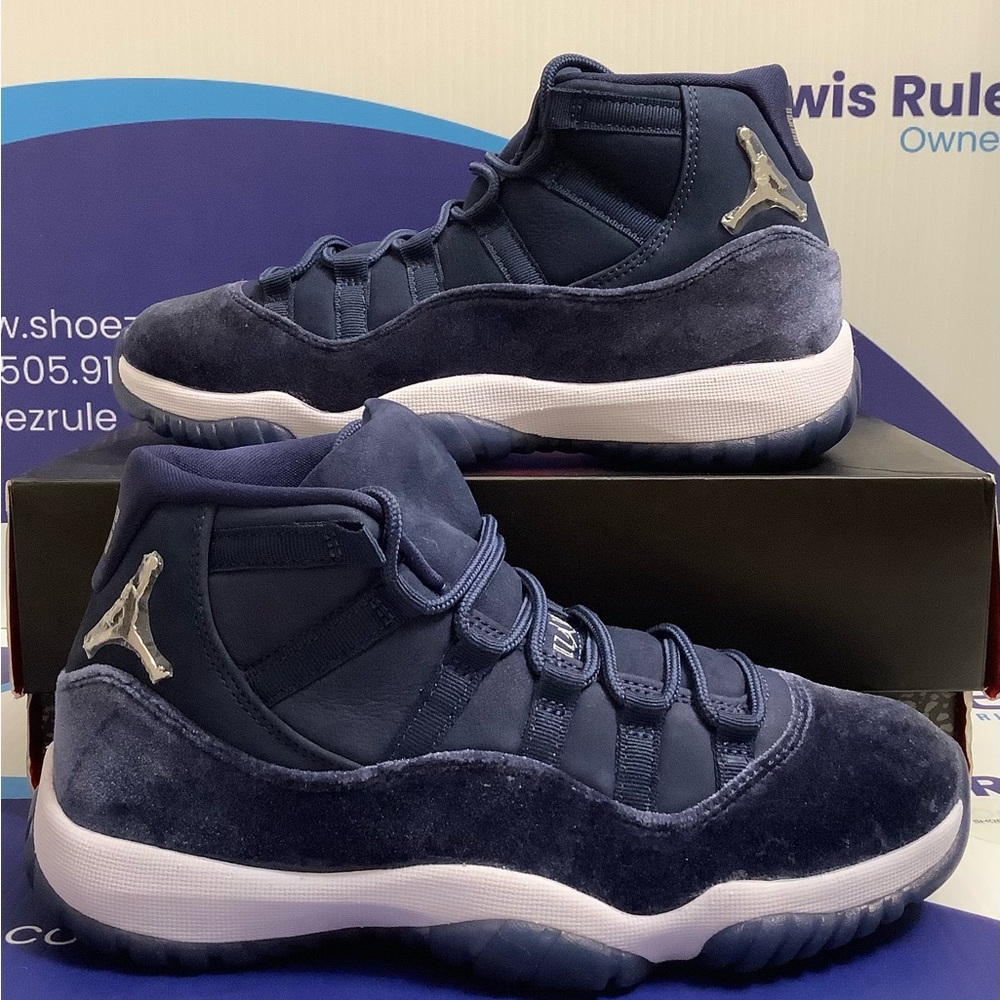 Air Jordan 11 Midnight Navy Velvet Women’s Size 8